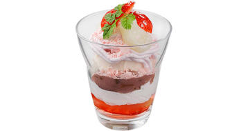 写真：いちご桜もち