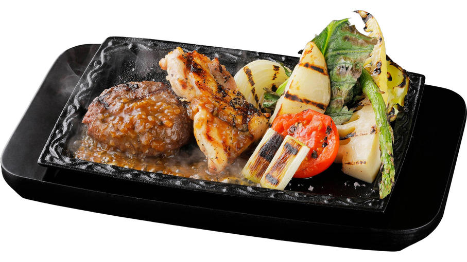 写真：春　よくばり炭焼きプレート（ソースなし）