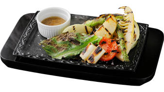 写真：春　炭焼きゴロっと野菜（バーニャカウダソース付き）