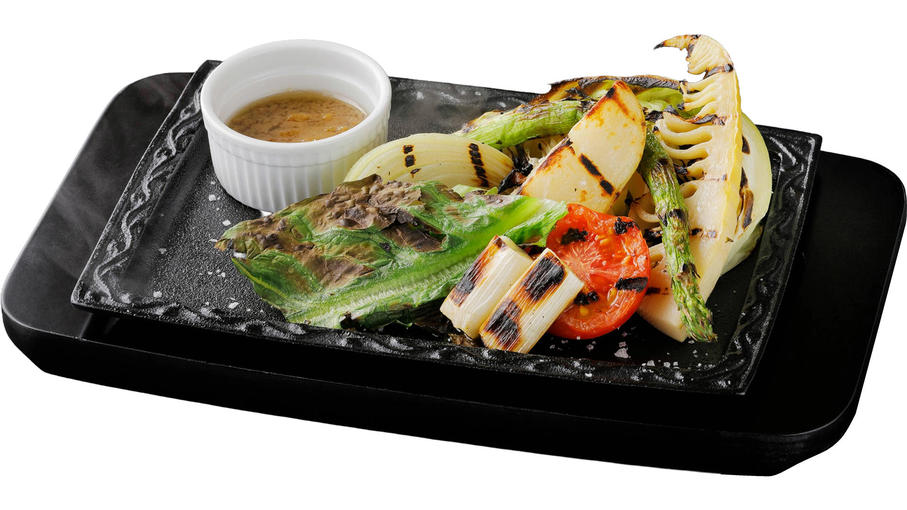 写真：春　炭焼きゴロっと野菜（バーニャカウダソース付き）
