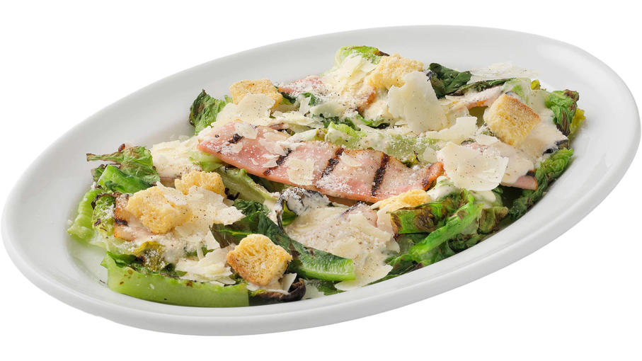 写真：炭焼きベーコンのシーザーサラダ